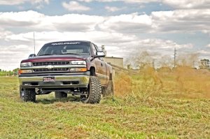 GMC Sierra 1500 Classic Suspension Lift Kit - Rough Country - 6 Inch Lift Kit | V2 Shocks - 2007